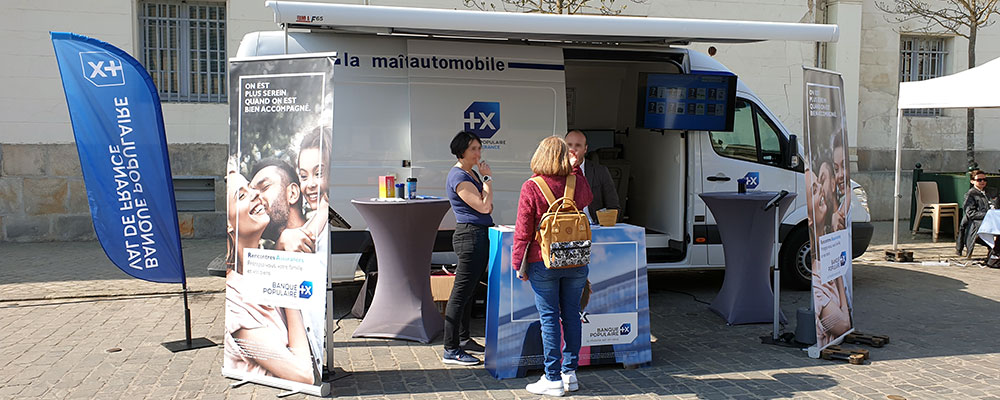 Véhicule multi-ateliers personnalisable aux besoins de la prestation